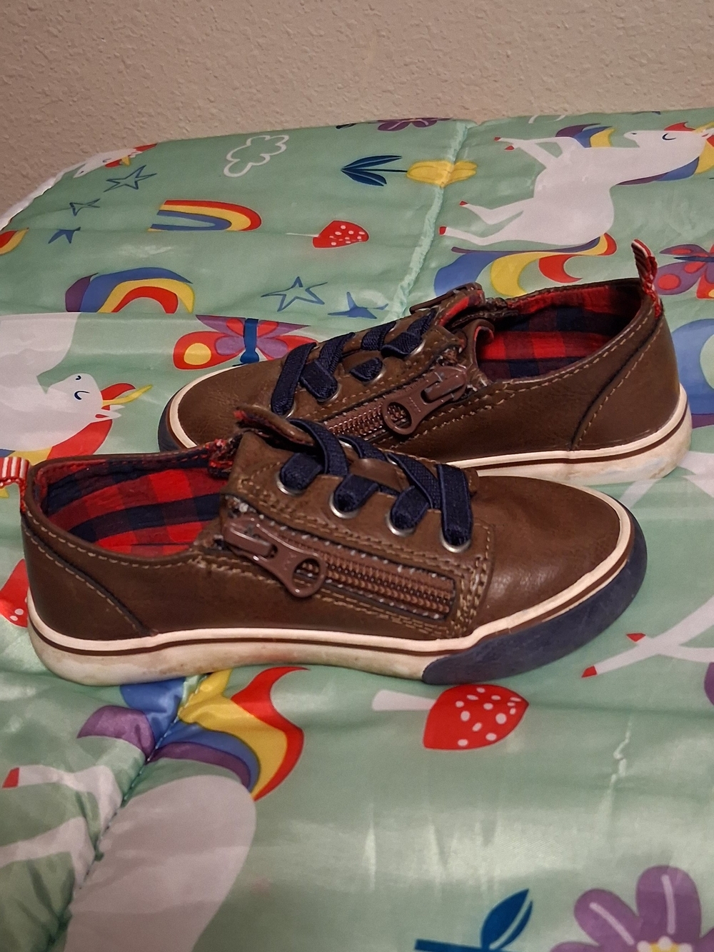 Cat & Jack Brown Sneakers with Black Details 8 260829
